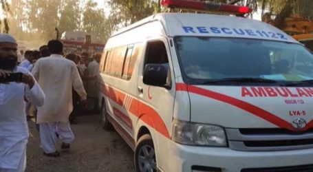 Two policemen killed as prison van crashes in Layyah
