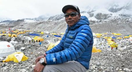 Nepali mountaineer claims record 25th Everest ascent