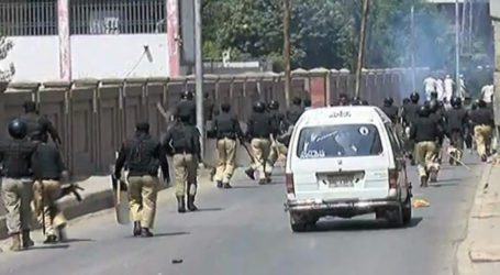 Peshawar police baton-charge teachers protesting against reduction in allowances