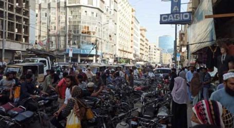 Massive traffic jams hit Karachi ahead of Eid restrictions