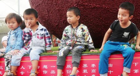 China allows couples to have three children