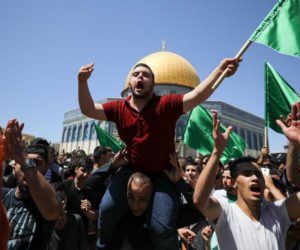 Scores injured as Israeli police, Palestinians clash in Jerusalem