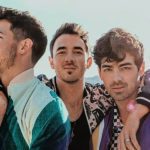 Jonas Brothers has announced that their much-anticipated tour "Remember This" debuts from today.