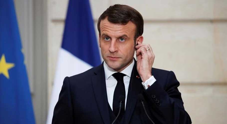 Man slaps French President during crowd walkabout