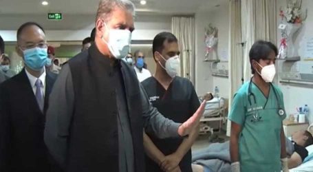FM Qureshi, Chinese envoy visit Chinese nationals injured in Dasu incident