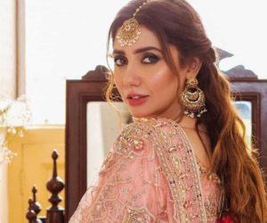 Mahira Khan shows her dance moves in viral video