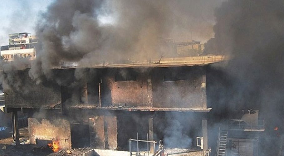 According to the administrator Karachi, the factory owners, while according to the PTI, the Sindh government is responsible for the incident. (Photo: Channels TV)