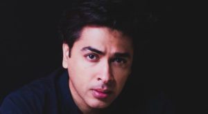 Shehzad Roy started his singing career in 1995 and has recorded six hit albums since then. (Photo: The Express Tribune)