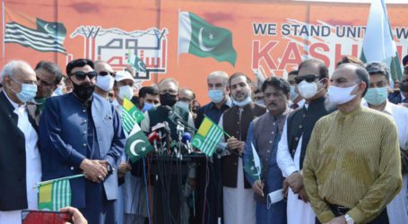 President Alvi, FM Qureshi lead rally to express solidarity with Kashmiris