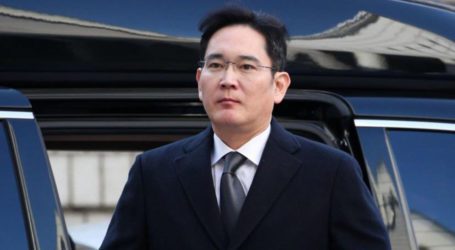 Samsung leader to leave prison after being granted parole