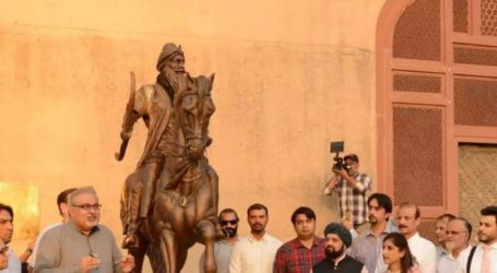 Man vandalises statue of Ranjeet Singh at Lahore Fort