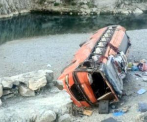 Two killed, several injured as coach overturns in Quetta