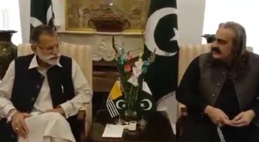 AJK premier meets Minister for Kashmir Affairs Ali Amin Gandapur. (Source: APP)