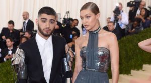Gigi Hadid showed up at at the 2021 Met Gala looking all kinds of amazing in Prada (ONLINE)