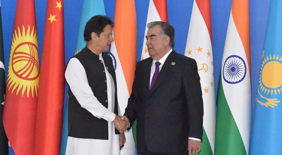 Prime Minister Imran Khan was warmly received by Tajikistan’s President Emomali Rahmon. Source: APP/PM's Office.