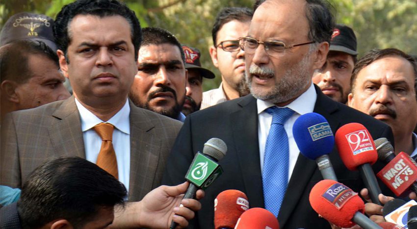 PML-N leader Ahsan Iqbal said that those who consider Imran Niazi as the Messiah should migrate to the state of Madinah. (Photo: Express Tribune)