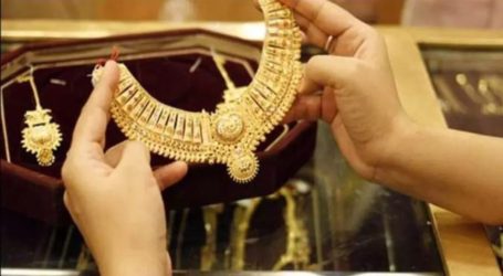 Gold price drops further by Rs1,000 per tola