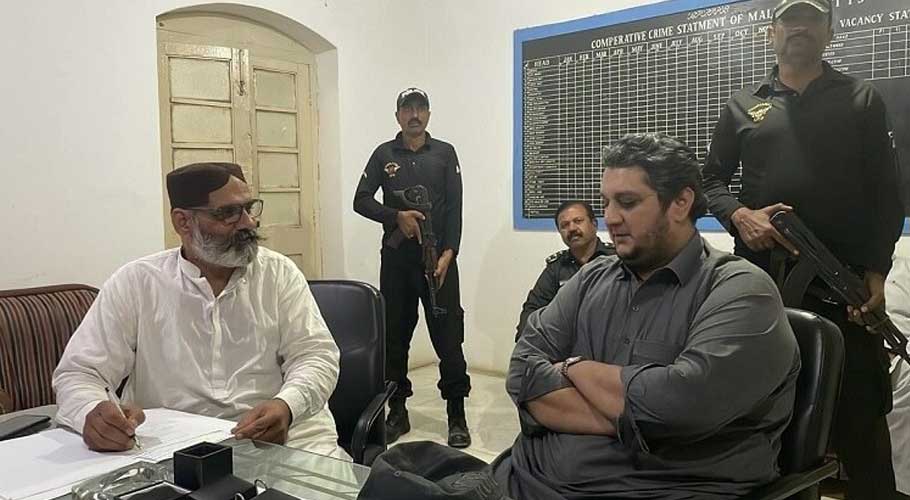 PPP MPA Jam Awais surrenders before police. (Source: Dawn)