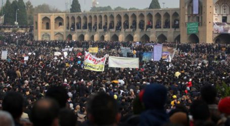 Iran deploys riot police after 67 protestors arrested in Isfahan