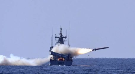 Pakistan Navy successfully test-fires surface to air missiles