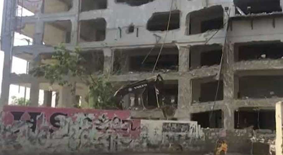 Police teams visit offices of SBCA, SMCHS for investigation. (Source: Geo)