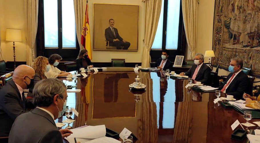 Qureshi meets Spain’s head of deputies’ congress