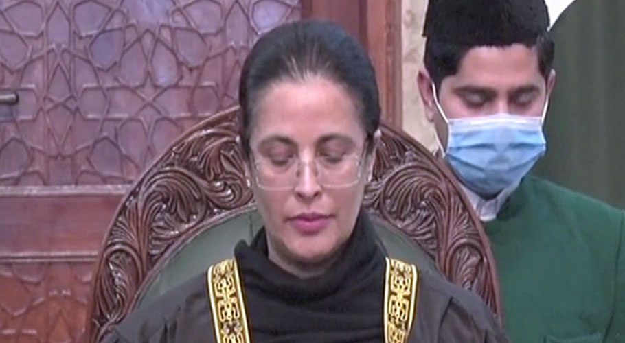 Politicians, journalists laud Justice Ayesha for taking oath as firs SC judge