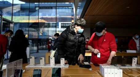 Apple hits revenue record despite chip shortage