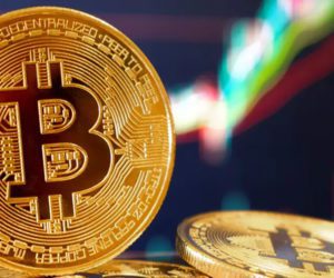 Bitcoin falls 9.3% to $36,955, dollar slides