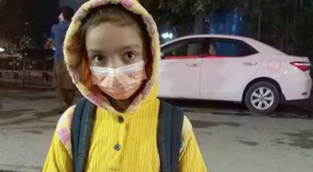 9-year-old girl sells facemasks to make ends meet