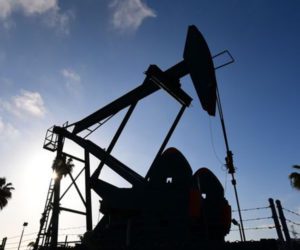 Oil prices extend decline on recession fears, China COVID curbs