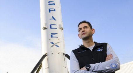 US billionaire announces three more crewed SpaceX flights