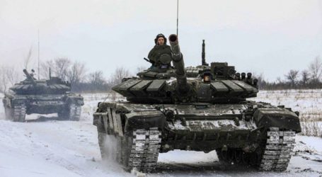 Russia building up troops near Ukraine, not withdrawing: US