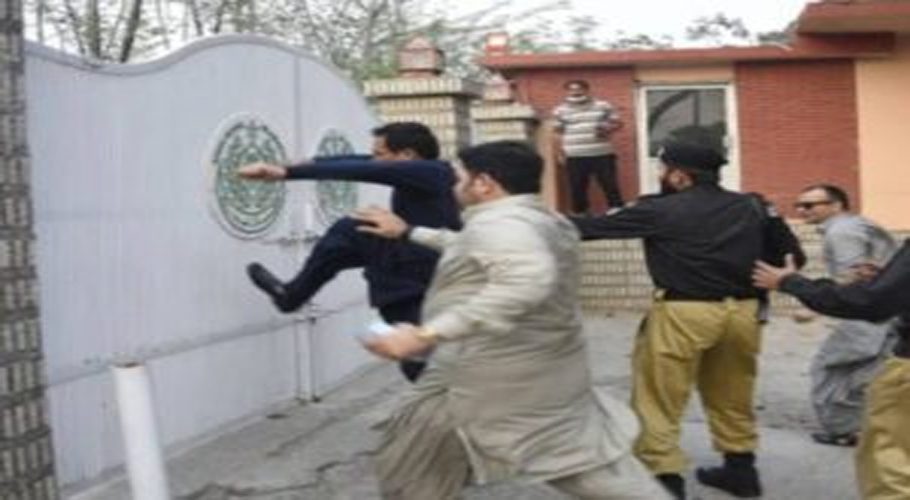 A large number PTI workers attacked the Sindh House in Islamabad. Source; FILE.