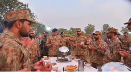 COAS visits front line troops in Padhar Sector of LoC