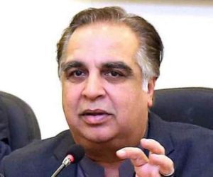 Imran Ismail condemns ‘vile campaign’ against Arshad Sharif’s widow