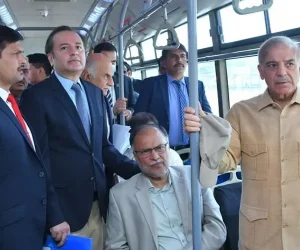 PM Shehbaz inaugurates Metro Bus service to Islamabad airport