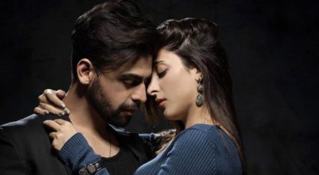 Urwa Hocane stays silent on fans’ questions about Farhan Saeed’s absence