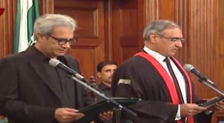 Omar Sarfraz Cheema takes oath as Punjab Governor