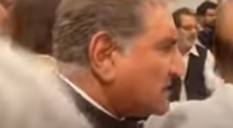 Qureshi involved in heated argument with PML-N’s Ahsan Iqbal
