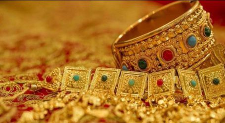 Gold slides up by Rs1,200 per tola
