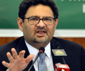 Will cut cooking oil, petroleum prices within a week, says Miftah
