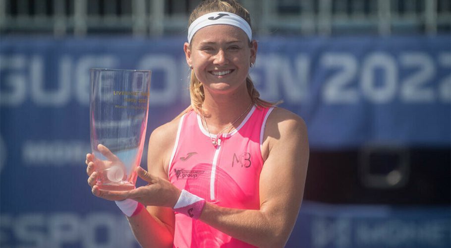 Bouzkova wins first WTA title at home in Prague