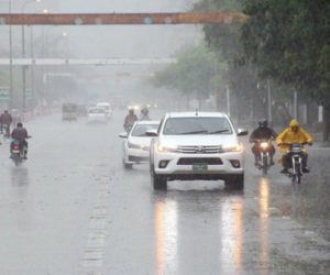Parts of Karachi receive rain after scorching heat
