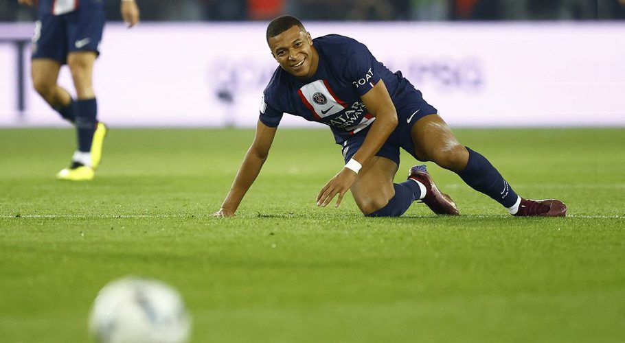 Ligue 1 - Paris St Germain v Olympique de Marseille - Parc des Princes, Paris, France - October 16, 2022 Paris St Germain's Kylian Mbappe reacts REUTERS/Stephane Mahe