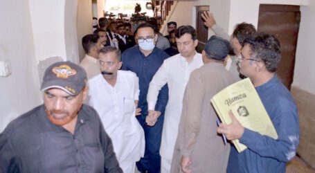 Hyderabad-Sukkur land scam: Sindh govt seeks red warrant for DC Naushahro Feroze
