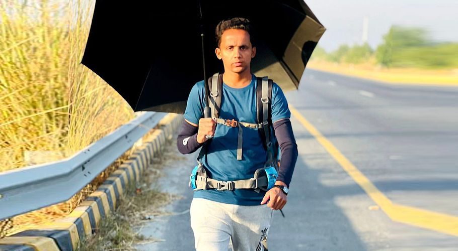Usman Arshad, has set out on his ‘dream journey’ on foot to the holy city of Mecca from Okara in the Punjab district of Pakistan.