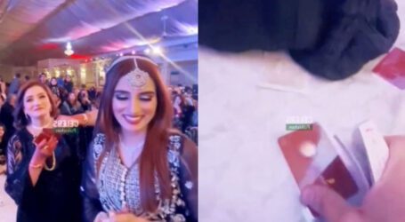 Poor nation? Lahoris caught throwing gold bars in a wedding