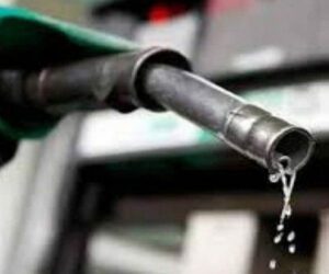 Govt hints at reducing petrol price