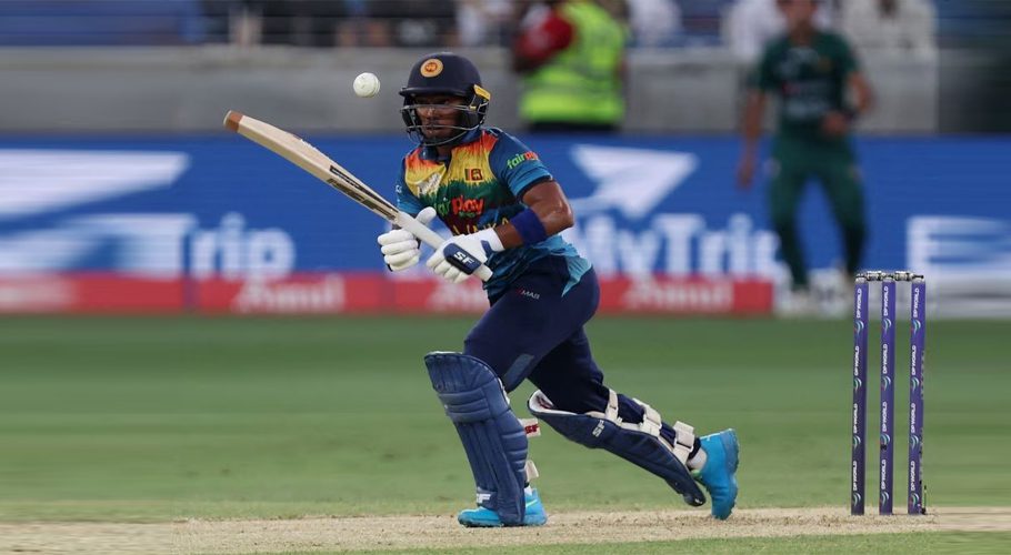 Sri Lanka opt to bat first against Pakistan after winning toss